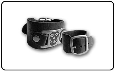 Misfits - Leather Wristband With Metal Badge