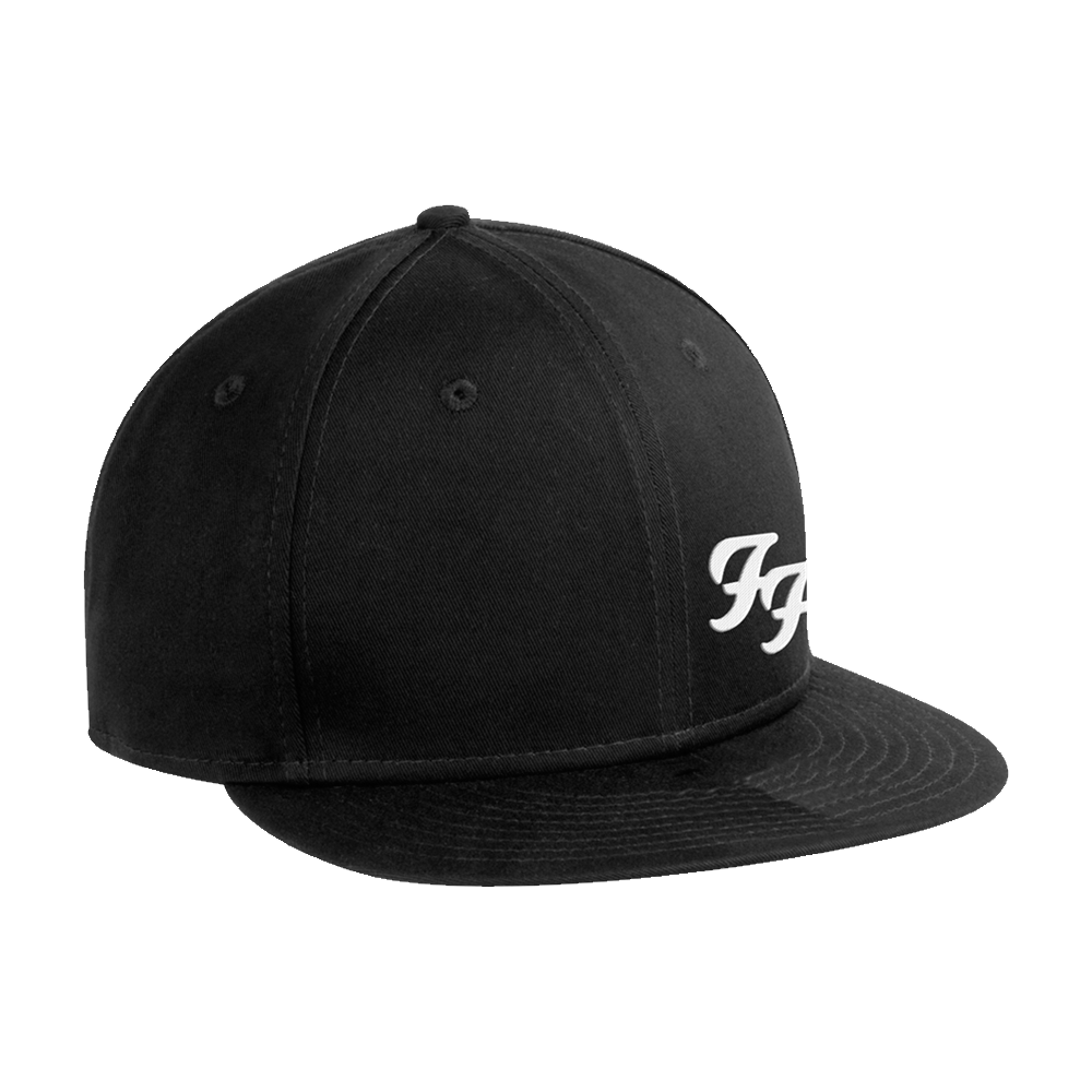 T cap. Бейсболка Foo Fighters. Кепка Reebok черная сбоку логотип. Кепка тенниска. В кепке без футболки.